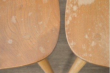 イギリスヴィンテージ　ERCOL(アーコール)　Lloyd’s Antiques(ロイズ・アンティークス)取り扱い　細身のスポークが美しいスティックバックチェア4脚セット　(R-088641)