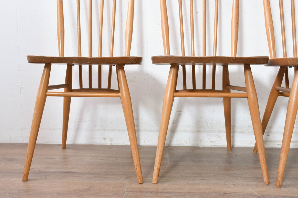 イギリスヴィンテージ　ERCOL(アーコール)　Lloyd’s Antiques(ロイズ・アンティークス)取り扱い　細身のスポークが美しいスティックバックチェア4脚セット　(R-088641)