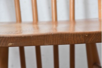 イギリスヴィンテージ　ERCOL(アーコール)　Lloyd’s Antiques(ロイズ・アンティークス)取り扱い　細身のスポークが美しいスティックバックチェア4脚セット　(R-088641)
