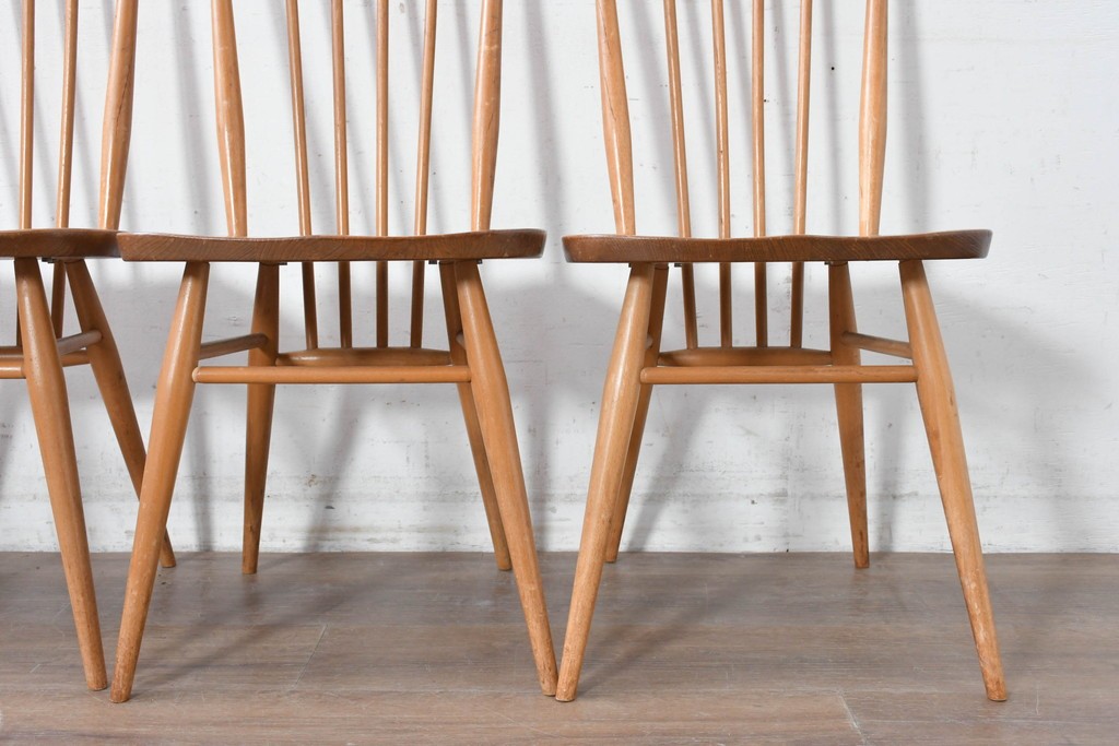 イギリスヴィンテージ　ERCOL(アーコール)　Lloyd’s Antiques(ロイズ・アンティークス)取り扱い　細身のスポークが美しいスティックバックチェア4脚セット　(R-088641)