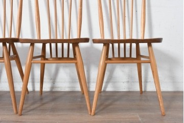 イギリスヴィンテージ　ERCOL(アーコール)　Lloyd’s Antiques(ロイズ・アンティークス)取り扱い　細身のスポークが美しいスティックバックチェア4脚セット　(R-088641)