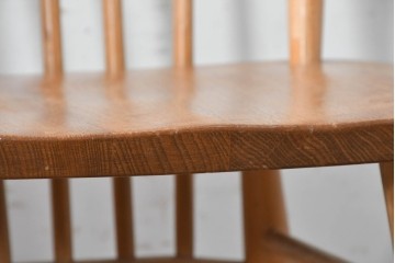 イギリスヴィンテージ　ERCOL(アーコール)　Lloyd’s Antiques(ロイズ・アンティークス)取り扱い　細身のスポークが美しいスティックバックチェア4脚セット　(R-088641)