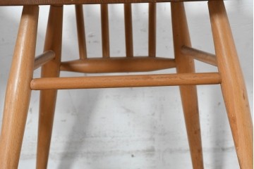イギリスヴィンテージ　ERCOL(アーコール)　Lloyd’s Antiques(ロイズ・アンティークス)取り扱い　細身のスポークが美しいスティックバックチェア4脚セット　(R-088641)