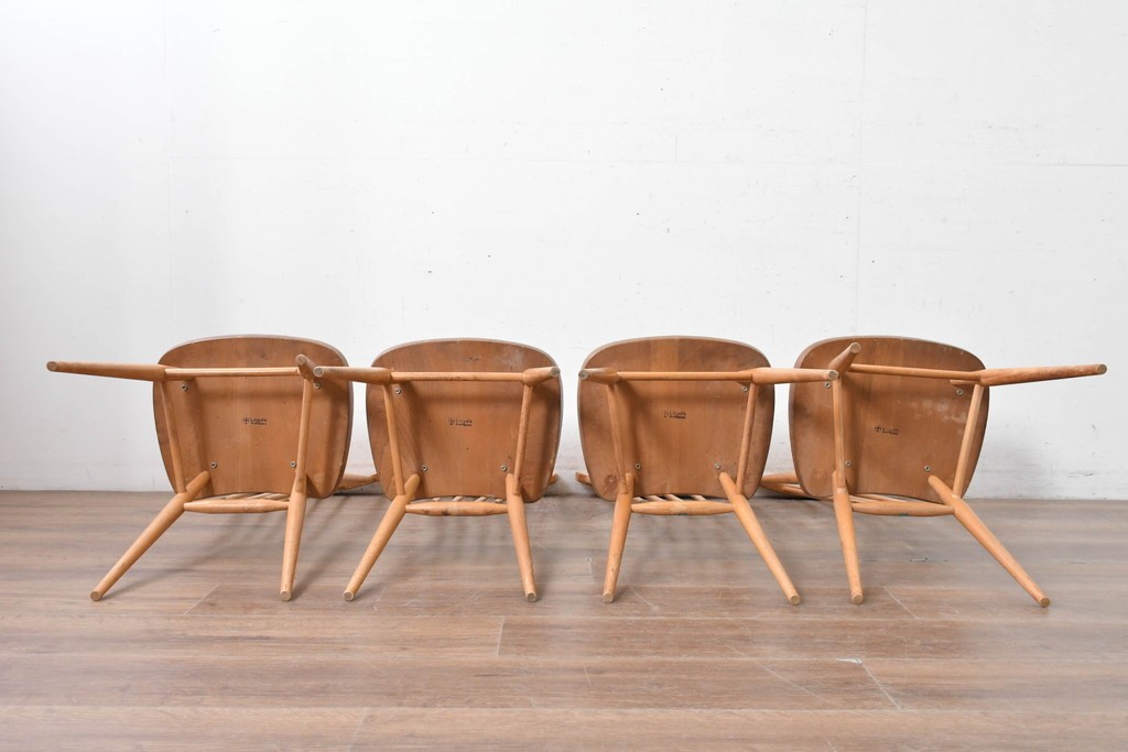 イギリスヴィンテージ　ERCOL(アーコール)　Lloyd’s Antiques(ロイズ・アンティークス)取り扱い　細身のスポークが美しいスティックバックチェア4脚セット　(R-088641)