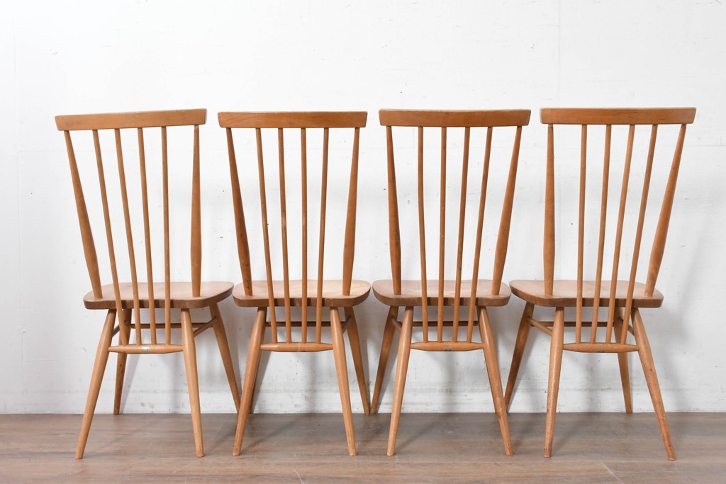 イギリスヴィンテージ　ERCOL(アーコール)　Lloyd’s Antiques(ロイズ・アンティークス)取り扱い　細身のスポークが美しいスティックバックチェア4脚セット　(R-088641)