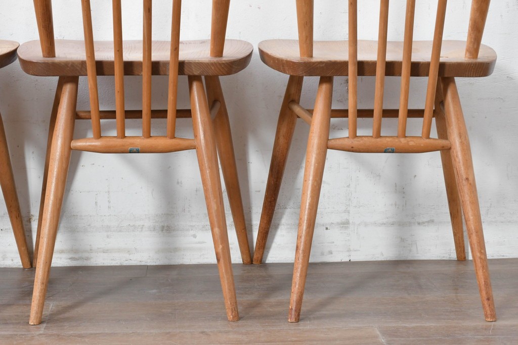 イギリスヴィンテージ　ERCOL(アーコール)　Lloyd’s Antiques(ロイズ・アンティークス)取り扱い　細身のスポークが美しいスティックバックチェア4脚セット　(R-088641)
