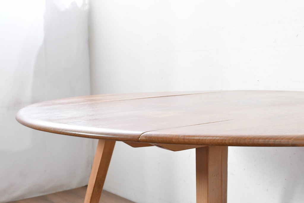 イギリスビンテージ　ERCOL(アーコール)　シンプルで扱いやすいドロップリーフテーブル　(R-088642)
