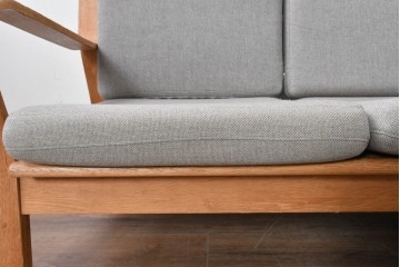 デンマークヴィンテージ　GETAMA(ゲタマ)　Hans J. Wegner(ハンス・J・ウェグナー)　GE671　曲げ木のアームが特徴的な3人掛けソファ　(R-088643)