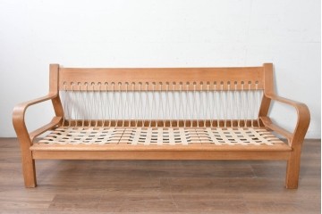 デンマークヴィンテージ　GETAMA(ゲタマ)　Hans J. Wegner(ハンス・J・ウェグナー)　GE671　曲げ木のアームが特徴的な3人掛けソファ　(R-088643)