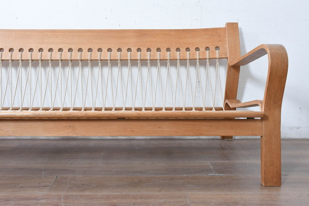 デンマークヴィンテージ　GETAMA(ゲタマ)　Hans J. Wegner(ハンス・J・ウェグナー)　GE671　曲げ木のアームが特徴的な3人掛けソファ　(R-088643)