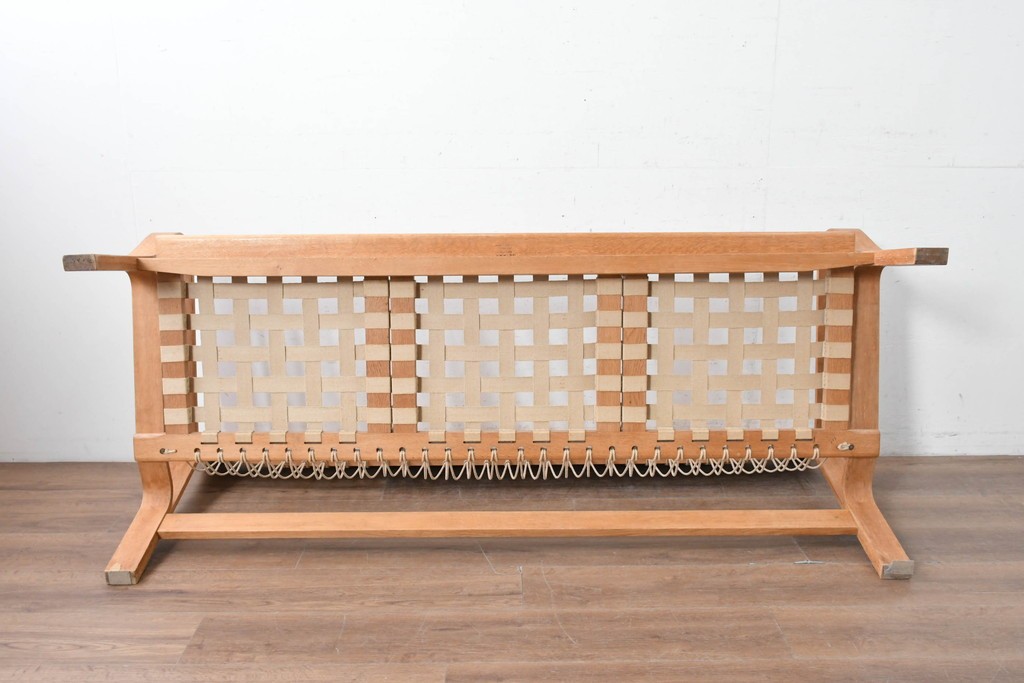 デンマークヴィンテージ　GETAMA(ゲタマ)　Hans J. Wegner(ハンス・J・ウェグナー)　GE671　曲げ木のアームが特徴的な3人掛けソファ　(R-088643)