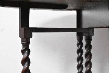 イギリスアンティーク　美品　オーク材　ツイストレッグがあしらわれた優雅なデザインのゲートレッグテーブル　(R-088644)