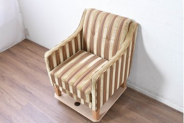 新古　展示品　超美品　特注オーダー品のレトロな一人掛けソファ　制作費約13万円　(R-088646)