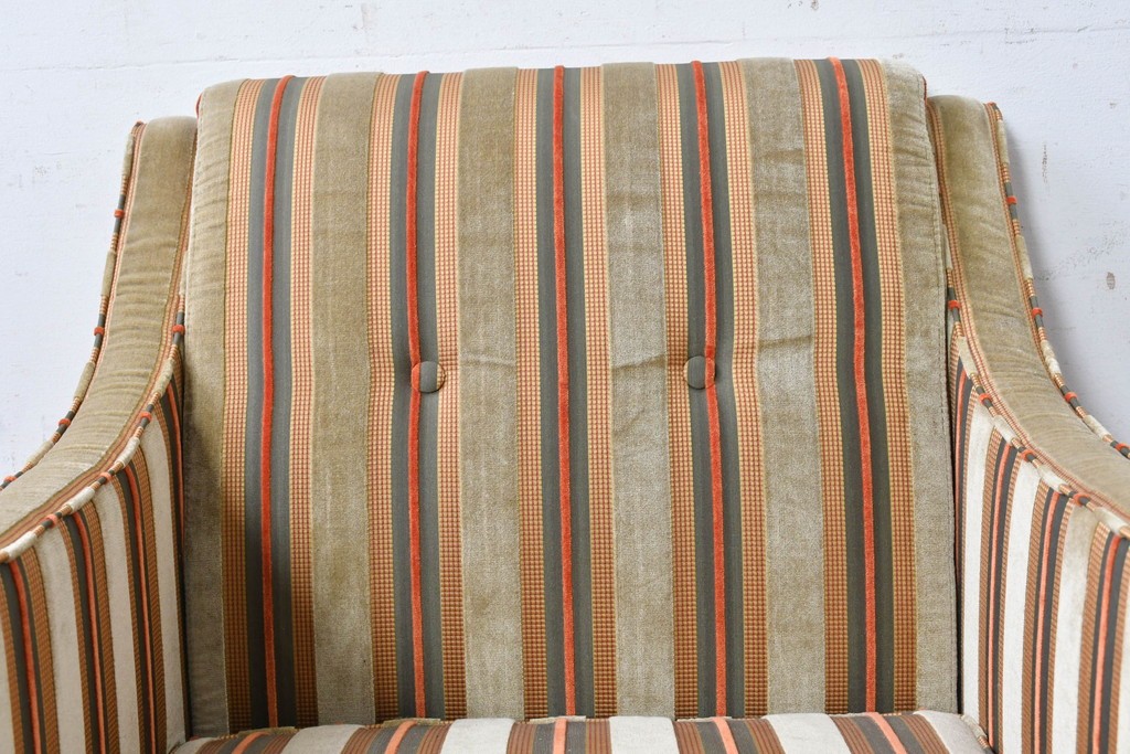 新古　展示品　超美品　特注オーダー品のレトロな一人掛けソファ　制作費約13万円　(R-088646)