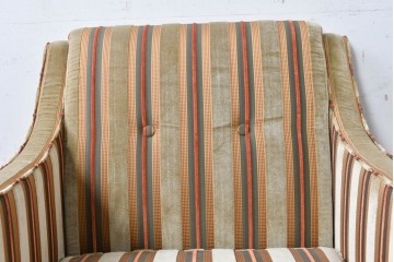 新古　展示品　超美品　特注オーダー品のレトロな一人掛けソファ　制作費約13万円　(R-088646)