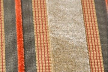 新古　展示品　超美品　特注オーダー品のレトロな一人掛けソファ　制作費約13万円　(R-088646)