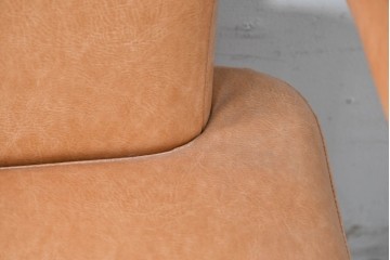 新古　展示品　特注オーダー品　フェイクレザーのアームチェア　制作費約12万円　※傷み有り　(R-088647)