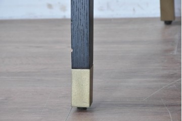 新古　展示品　特注オーダー品　フェイクレザーのアームチェア　制作費約12万円　※傷み有り　(R-088647)