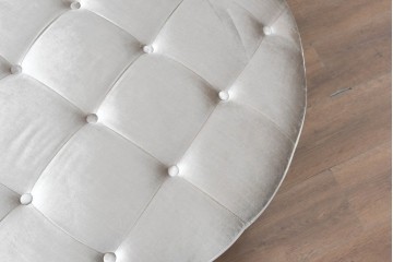 新古　展示品　超美品　特注オーダー品　直径920mm　ゆったりサイズの丸型オットマン　制作費約15万円　(R-088648)