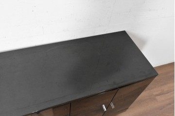 中古　IDC大塚家具　FUJIKAWA(藤川)　SPLENDOR(スプレンダー)　鳥眼杢(バーズアイ)　鏡面仕上げのモダンなサイドボード　現行定価約80万円　(R-088649)