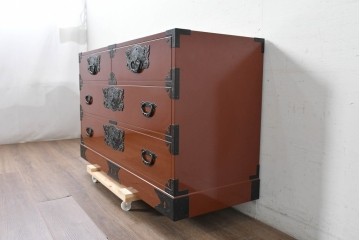 中古　仙台民芸箪笥(仙台箪笥)　朱塗り　漆塗り　高級ライン　重厚な牡丹金具が目を引く衣装箪笥　定価約60万円　(R-088652)