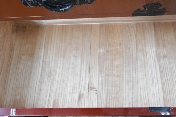 中古　仙台民芸箪笥(仙台箪笥)　朱塗り　漆塗り　高級ライン　重厚な牡丹金具が目を引く衣装箪笥　定価約60万円　(R-088652)