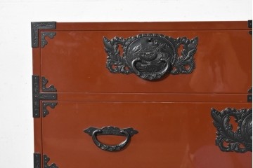 中古　仙台民芸箪笥(仙台箪笥)　朱塗り　漆塗り　高級ライン　重厚な牡丹金具が目を引く衣装箪笥　定価約60万円　(R-088652)