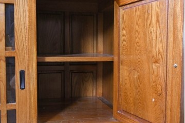 中古　美品　欅(ケヤキ)無垢材　美しい杢目と格子戸が上品な水屋箪笥サイドボード　(R-088653)