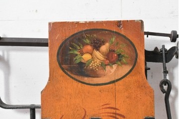 イギリスアンティーク　フルーツペイントが目を引く木製台はかり　※ディスプレイ用　(R-088657)