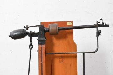 イギリスアンティーク　フルーツペイントが目を引く木製台はかり　※ディスプレイ用　(R-088657)