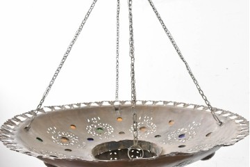 《引っ掛けシーリング式ペンダントライト加工費込み》　ヴィンテージ照明　モロッコ　真鍮製　色ガラス飾りと透かし装飾が美しい大型の吊り下げ照明　(R-088667)