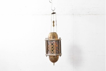 《引っ掛けシーリング式ペンダントライト加工費込み》　アラビアンヴィンテージ　工芸品　真鍮製　透かし細工が美しい色ガラス入り八角ペンダントライト　(R-088668)