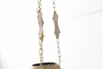 《引っ掛けシーリング式ペンダントライト加工費込み》　アラビアンヴィンテージ　工芸品　真鍮製　透かし細工が美しい色ガラス入り八角ペンダントライト　(R-088668)