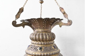 アジアンヴィンテージ　インド　高級工芸品　真鍮　宝石象嵌風の装飾が異国の宮殿を思わせる大型のランタン型ペンダントライト　(R-088671)