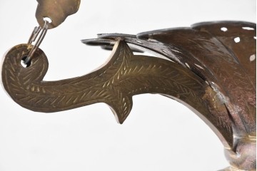 アジアンヴィンテージ　インド　高級工芸品　真鍮　宝石象嵌風の装飾が異国の宮殿を思わせる大型のランタン型ペンダントライト　(R-088671)
