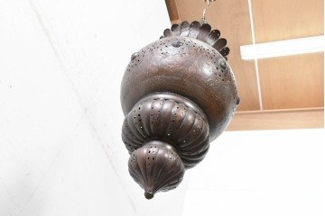 《引っ掛けシーリング式ペンダントライト加工費込み》　ヴィンテージ雑貨　モロッコ工芸品　ふっくらと丸みを帯びたシルエットの真鍮製吊り下げ照明　(R-088683)
