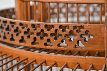 【簡易リペア限定品】　中古　アジアン民芸雑貨　緻密な竹細工が見事な鳥かご　(R-088695)