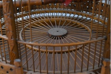 【簡易リペア限定品】　中古　アジアン民芸雑貨　緻密な竹細工が見事な鳥かご　(R-088695)