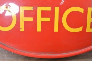 【簡易リペア限定品】　イギリスヴィンテージ　赤いオーバル型が印象的な郵便局の看板　(R-088698)