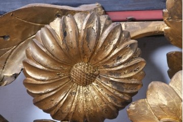 アンティーク建具　江戸から明治期　仏教美術　金色の菊の図柄が華やかな古いお寺の欄間1枚　(R-088701)
