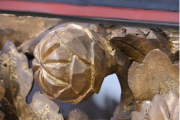 アンティーク建具　江戸から明治期　仏教美術　金色の菊の図柄が華やかな古いお寺の欄間1枚　(R-088701)