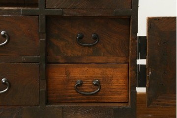 和製アンティーク　明治期から大正期　杉材　力強い木目が魅力的な帳場箪笥　(R-088720)