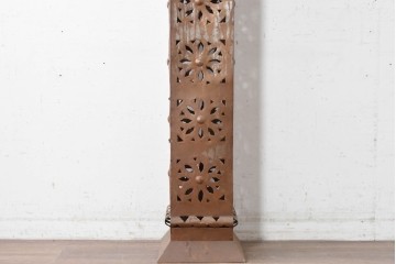 ヴィンテージ雑貨　縦型のシルエットが目を引くモロッコランタン　※ディスプレイ用　(R-088721)