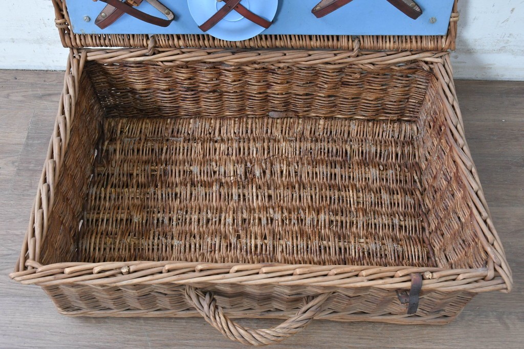 【簡易リペア限定品】　イギリスアンティーク　ラタンで丁寧に編み上げられたナチュラルなピクニックバスケット　(R-088722)