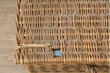 【簡易リペア限定品】　イギリスアンティーク　ラタンで丁寧に編み上げられたナチュラルなピクニックバスケット　(R-088722)
