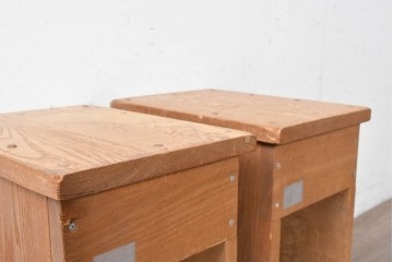 和製ヴィンテージ　タモ材　素朴な木味を楽しめるシンプルな角スツール2脚セット　(R-088723)