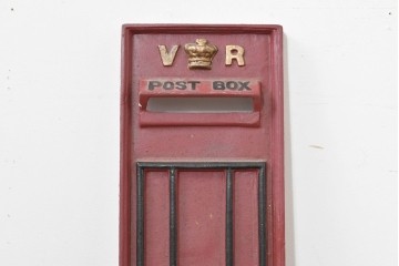 イギリスアンティーク　VR(Victoria Regina)　郵便ポストの埋め込み用フロントパネル　(R-088727)