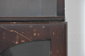 イギリスアンティーク　オーク材　ゆるやかな波型の装飾があしらわれたブックケース　(R-088728)