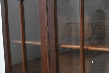 イギリスアンティーク　オーク材　ゆるやかな波型の装飾があしらわれたブックケース　(R-088728)