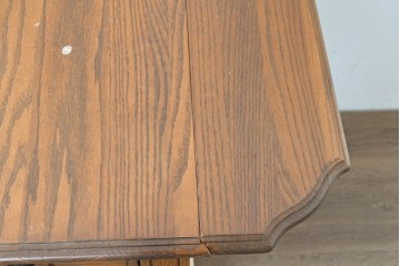 中古　アメリカ　A.A. Laun(A.A.ラウン)　オーク材　ターニングレッグが優雅なバタフライサイドテーブル　(R-088730)